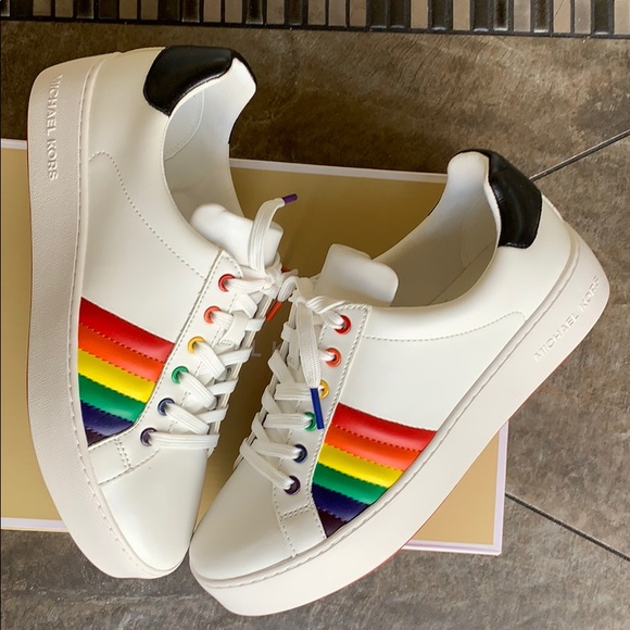 MICHAEL KORS POPPY LACE UP NAPPA PU OPTICWHT/BLK - Picture 16 of 16